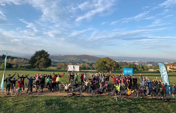 El 16ª Camino de Santiago del 8 al 11 de octubre en bicicletas adaptadas contó con más de 50 peregrinos, entre ellos Irene Villa.